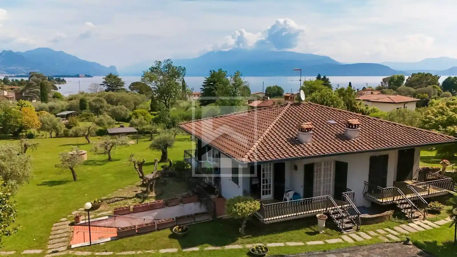 Villa in vendita a Manerba del Garda