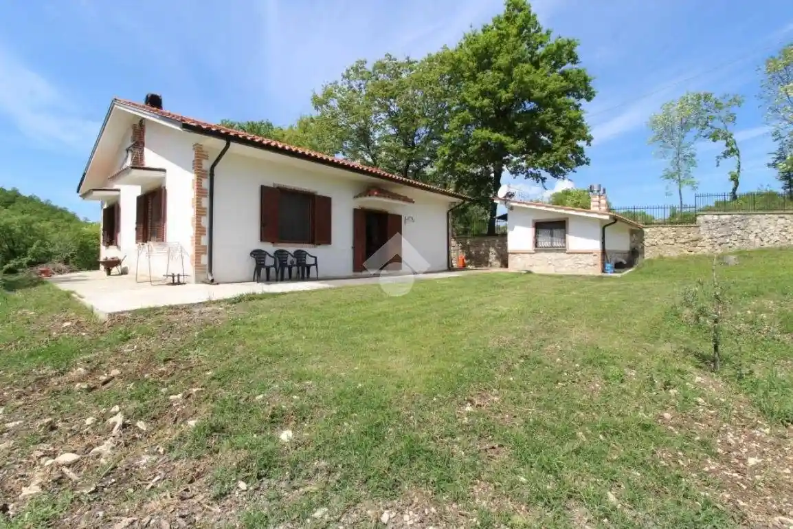 Villa in vendita a Montenero Sabino