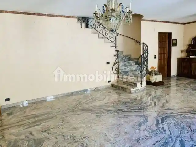 Casa indipendente in affitto a Catania