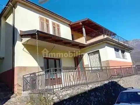 Villa in vendita a Bagnone