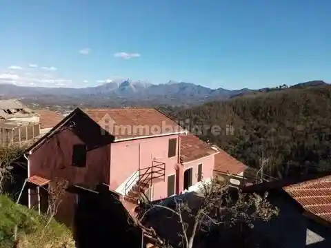 Villa in vendita a Tresana