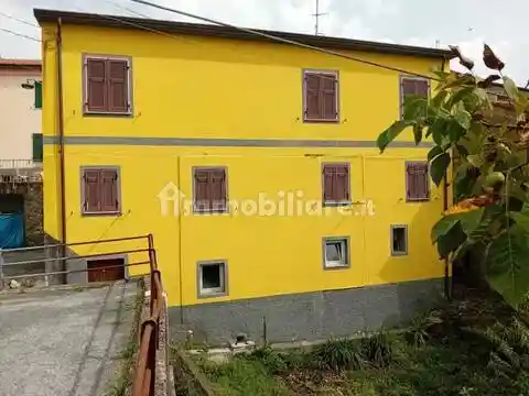 Villa in vendita a Tresana