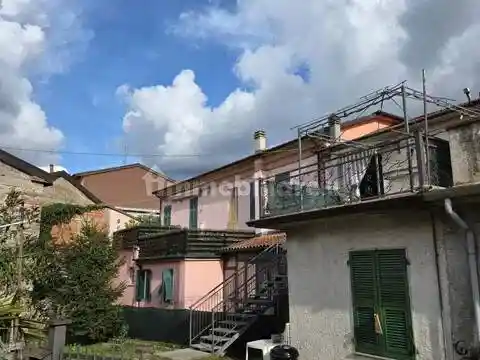 Villa in vendita a Licciana Nardi