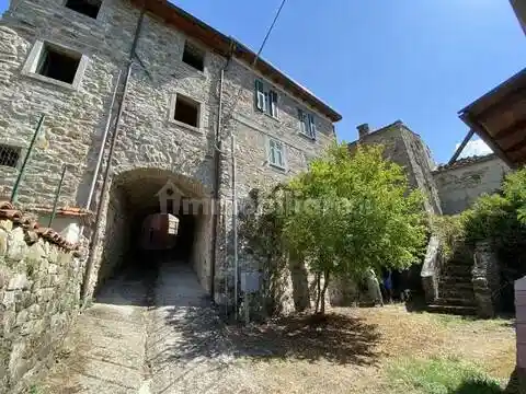 Villa in vendita a Bagnone