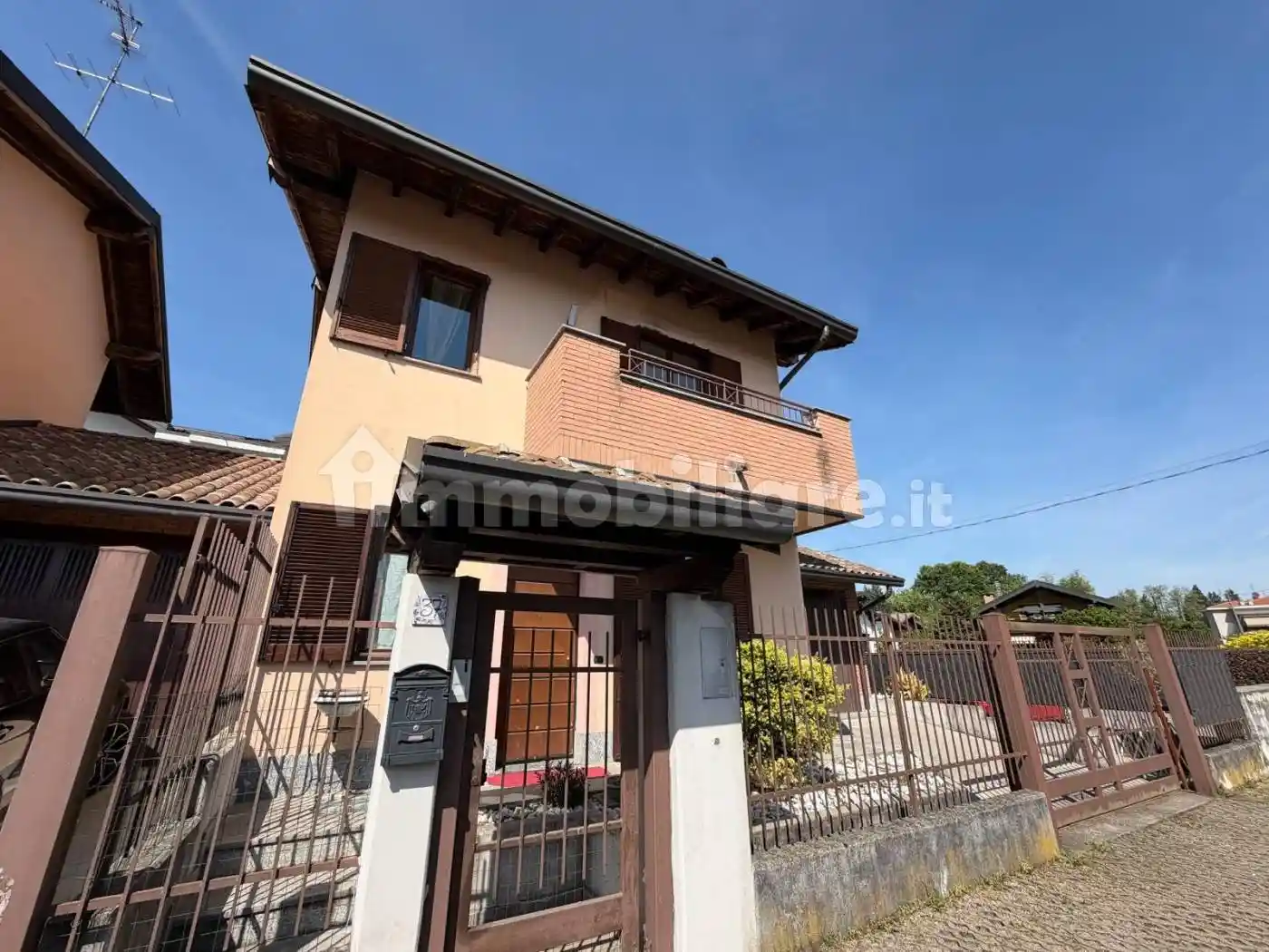 Villetta a schiera in vendita a Besnate