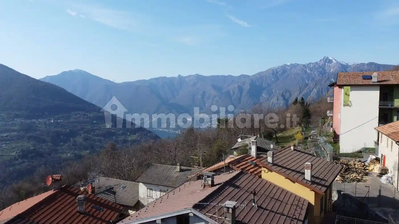 Casa indipendente in vendita a Ponna