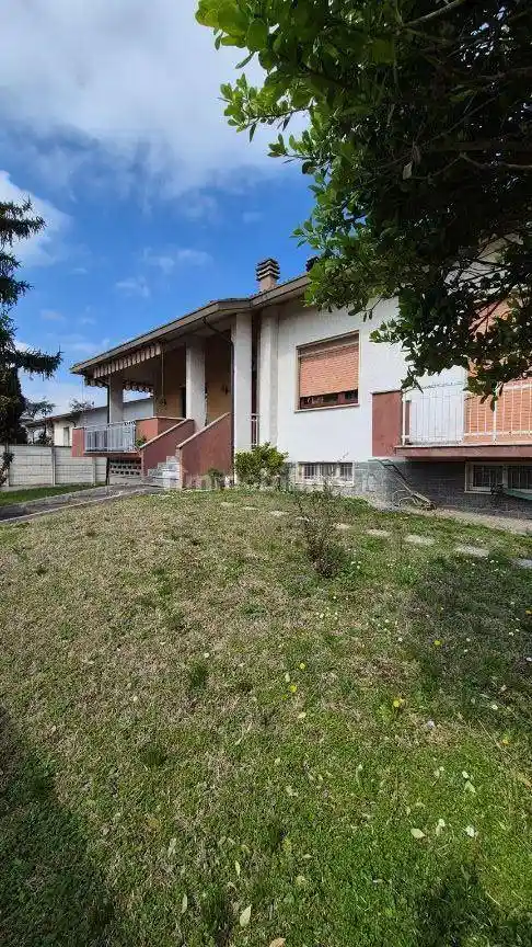Villa in vendita a Voghera