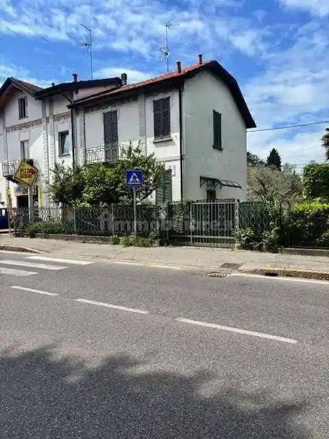 Casa indipendente in vendita a Fino Mornasco
