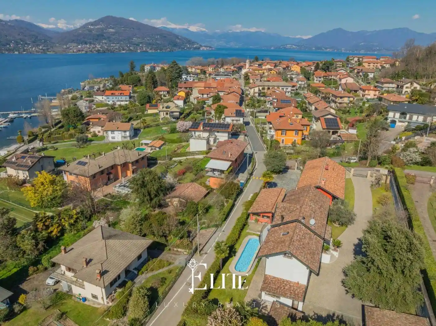 Villa in vendita a Ranco