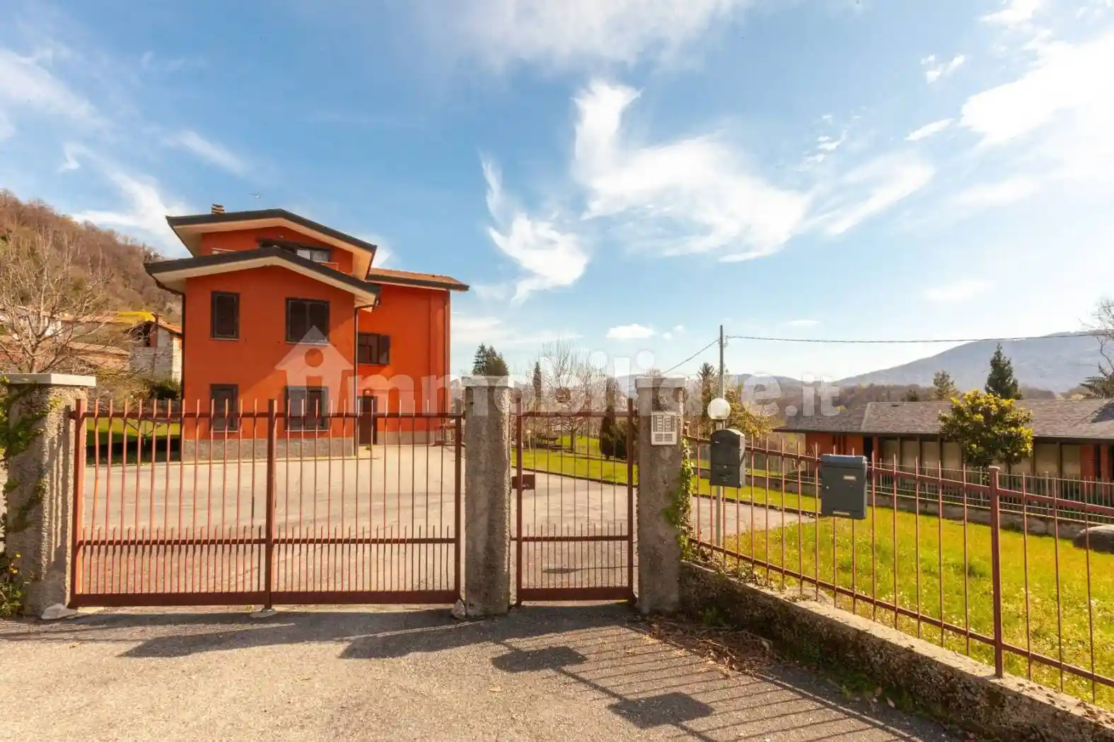 Palazzo - Edificio in vendita a Castello Cabiaglio