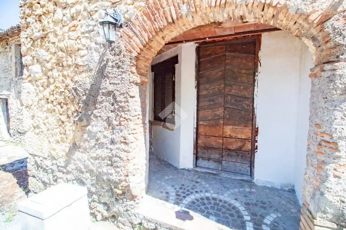 Rustico - Casale in vendita a Longone Sabino