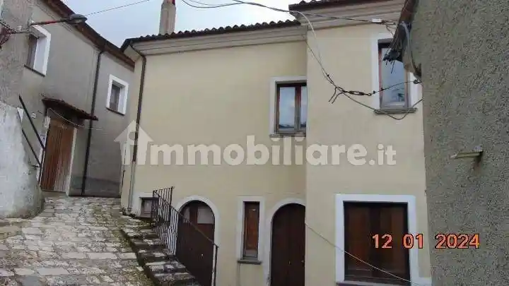 Appartamento in vendita a Sasso di Castalda