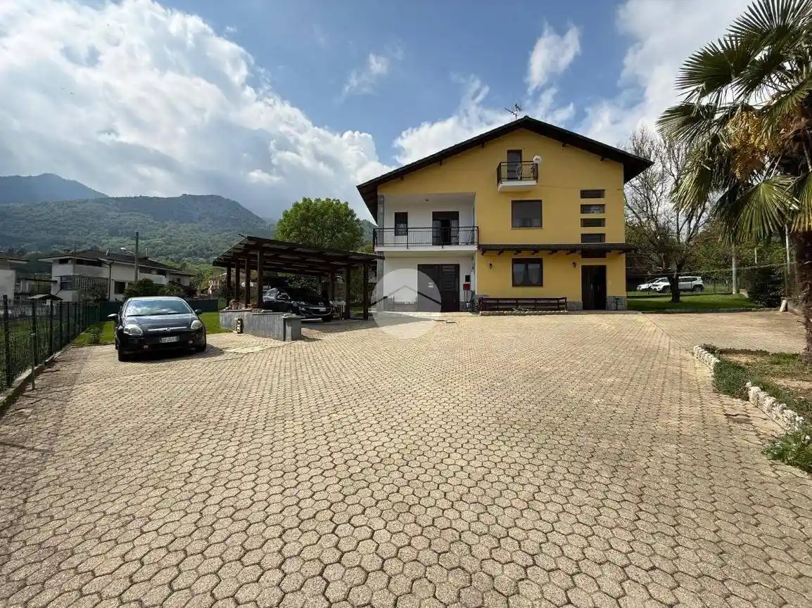 Villa in vendita a Rubiana