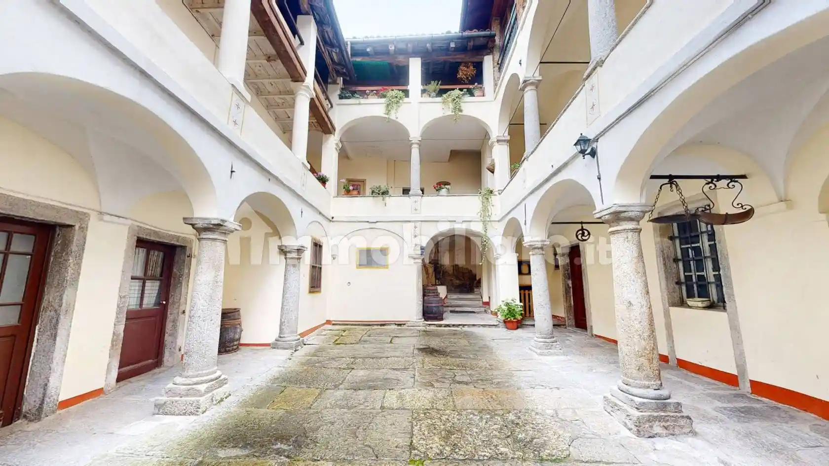 Appartamento in vendita a Castello Cabiaglio