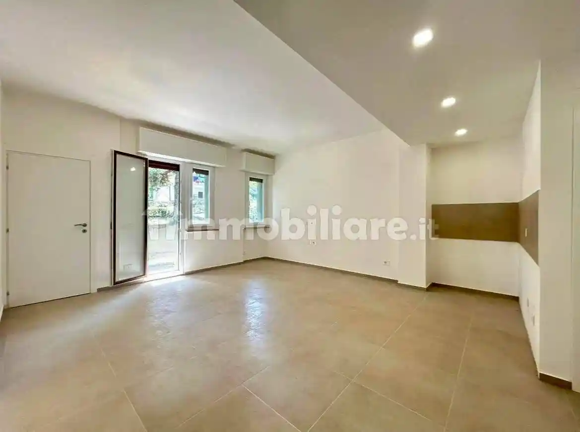 Appartamento in vendita a Falconara Marittima