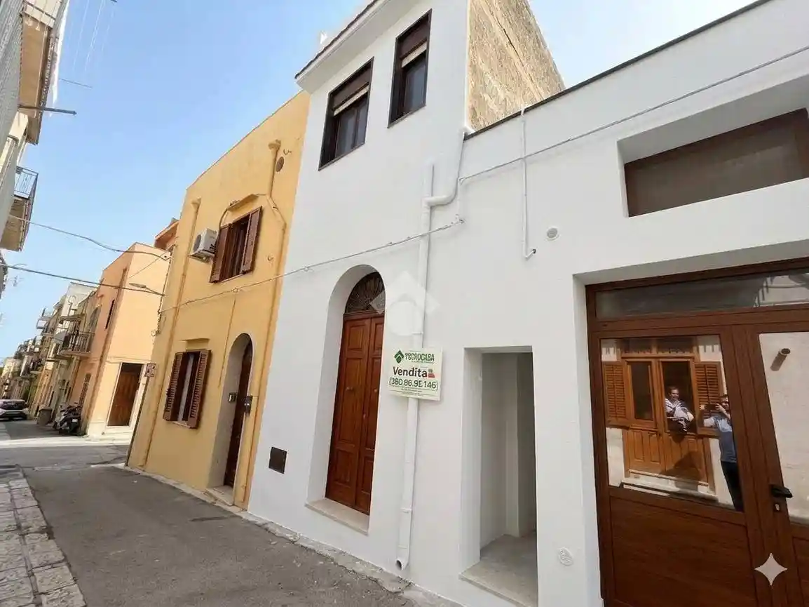 Palazzo - Edificio in vendita a Castellammare del Golfo