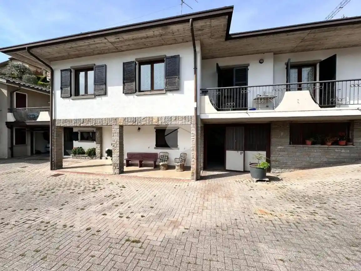 Villa in vendita a Paratico