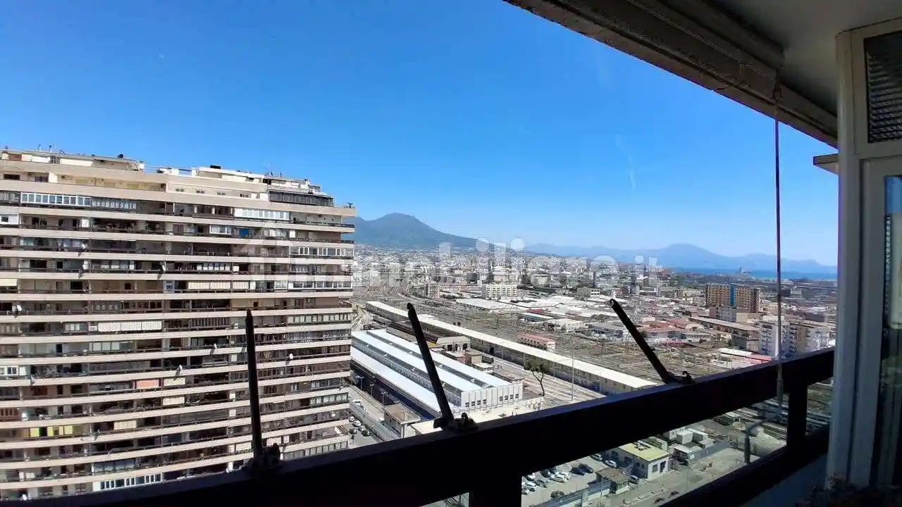 Appartamento in vendita a Napoli