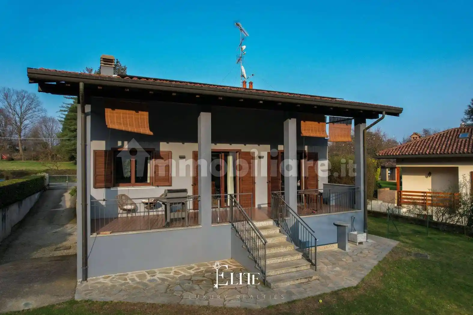 Villa in vendita a Dormelletto
