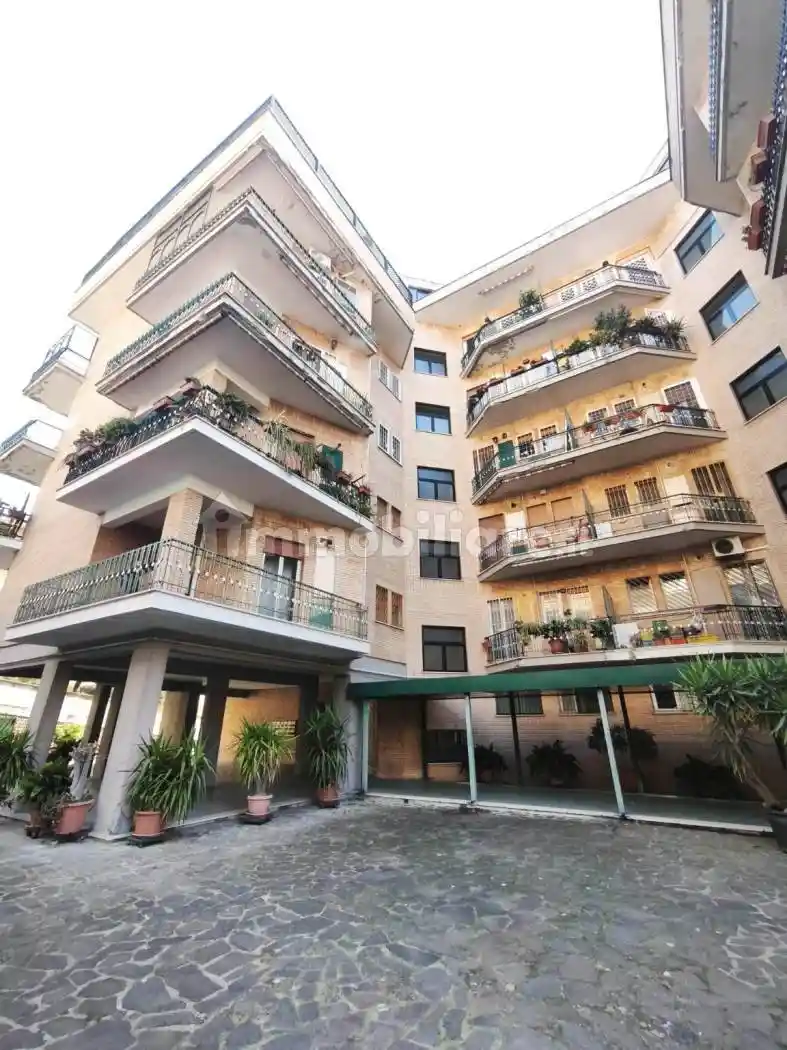 Appartamento in vendita a Roma