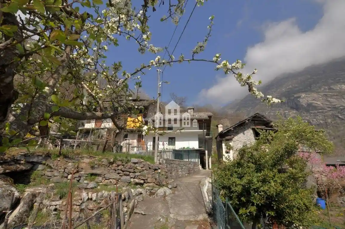 Casa indipendente in vendita a Noasca