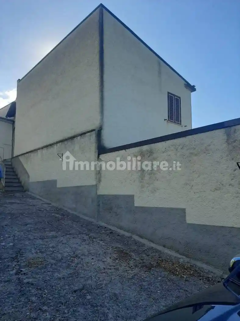 Casa indipendente in vendita a Poggio Sannita
