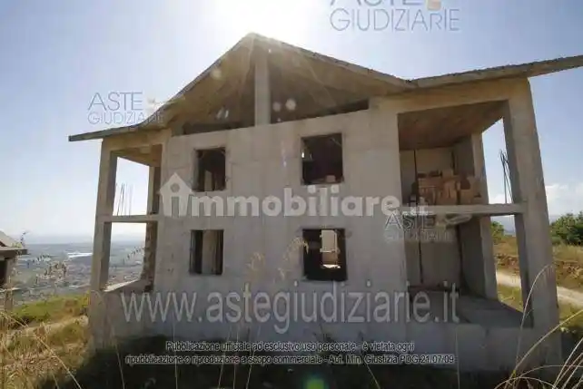 Palazzo - Stabile in vendita a Castelnuovo Cilento