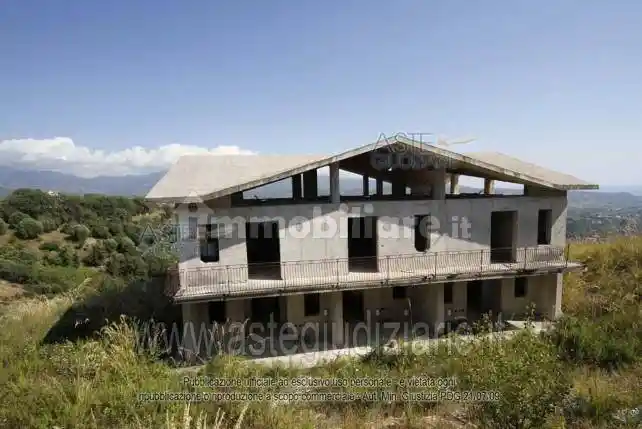 Palazzo - Stabile in vendita a Castelnuovo Cilento