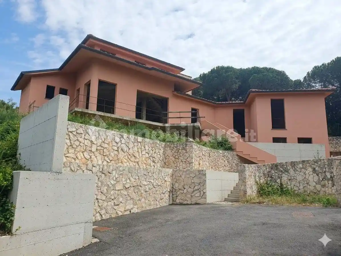 Villa in vendita a Livorno