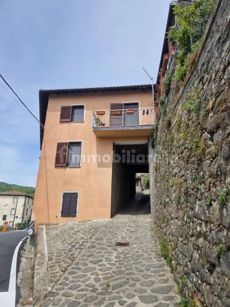 Casa indipendente in vendita a Villa Collemandina