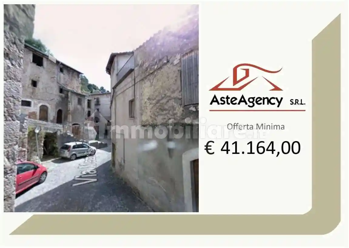 Palazzo - Stabile in vendita a Fagnano Alto
