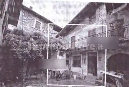 Casa indipendente in vendita a Capo di Ponte