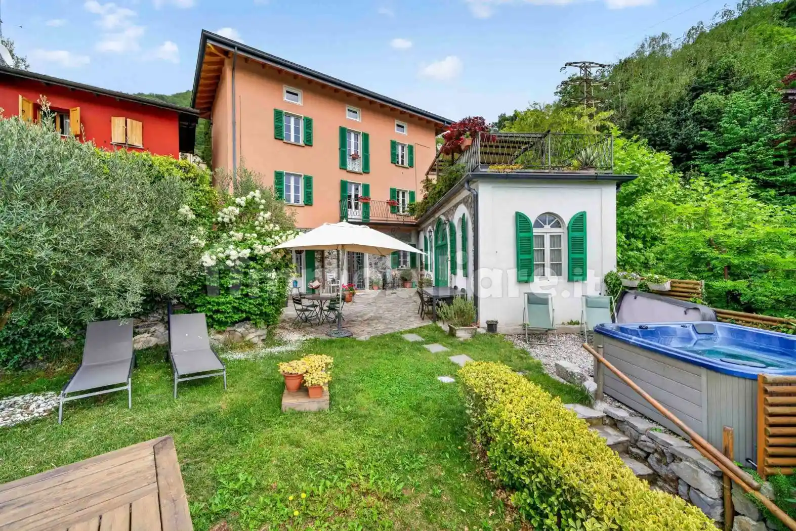 Villa in vendita a Perledo