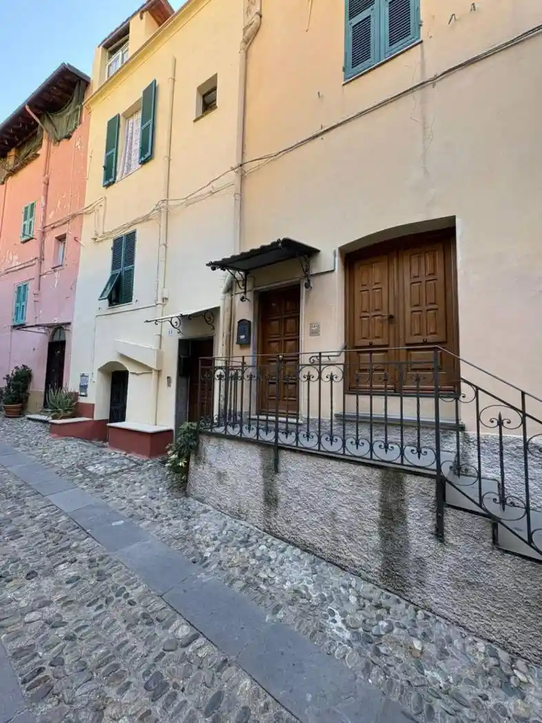 Casa indipendente in vendita a Taggia
