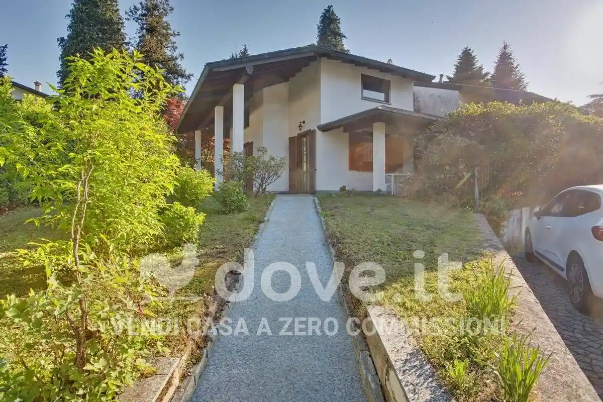 Villa in vendita a Varese