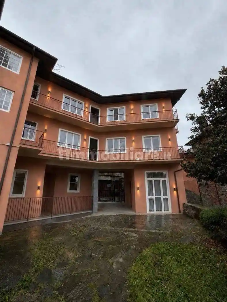 Appartamento in vendita a Nebbiuno