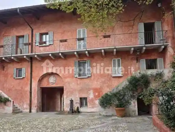 Appartamento in vendita a Sesto Calende