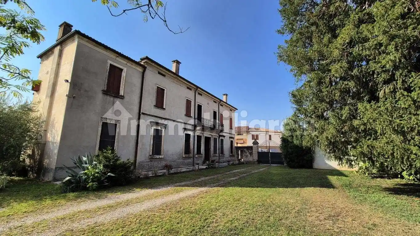 Villa in vendita a Albaredo d'Adige