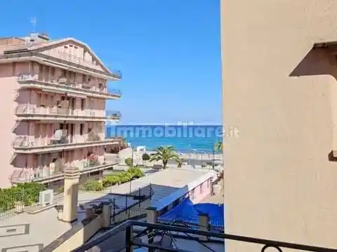 Appartamento in vendita a Ceriale