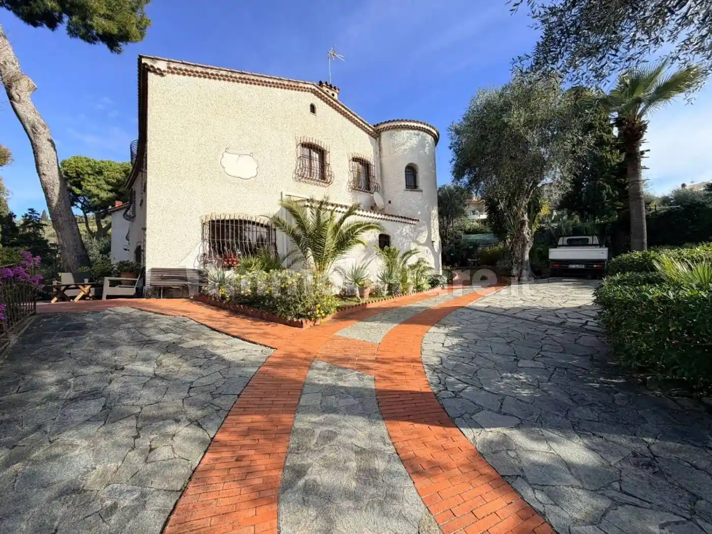 Villa in vendita a Bordighera