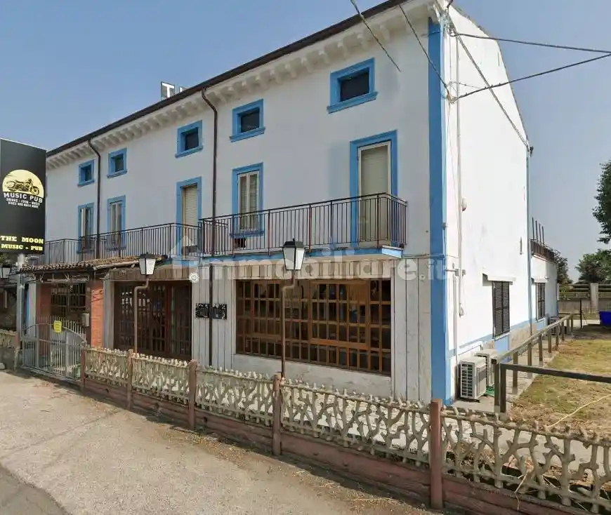 Palazzo - Stabile in vendita a Villafranca di Verona