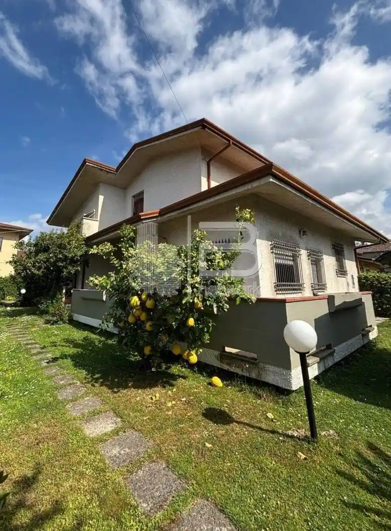 Villa in vendita a Massa