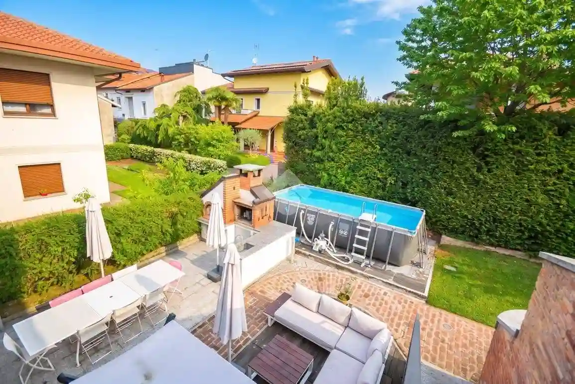 Villa - foto 2