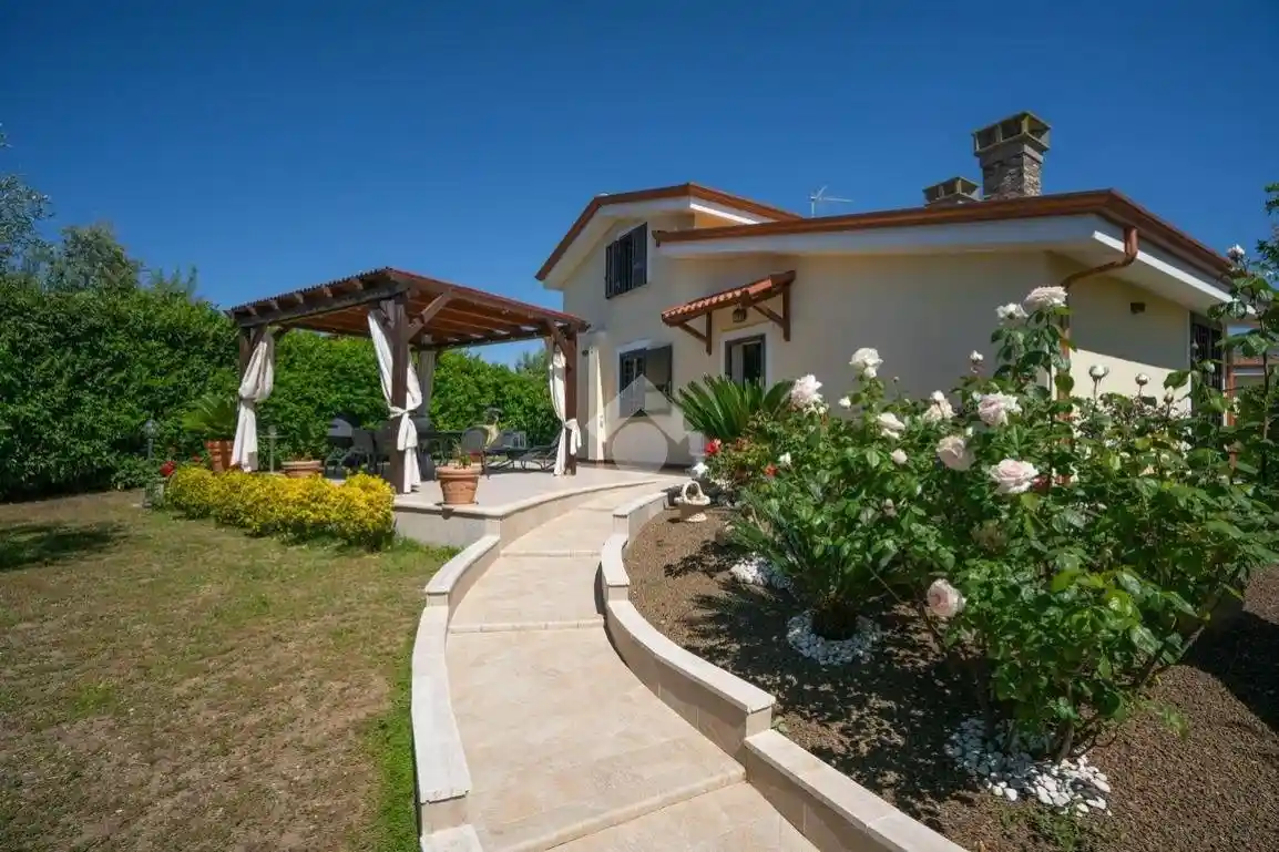 Villa in vendita a Formello