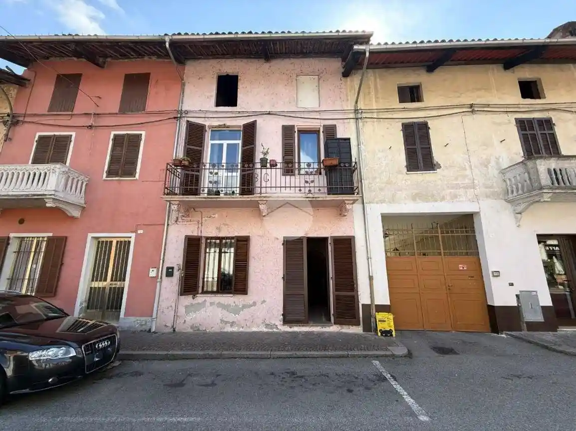 Casa indipendente in vendita a Albiano d'Ivrea