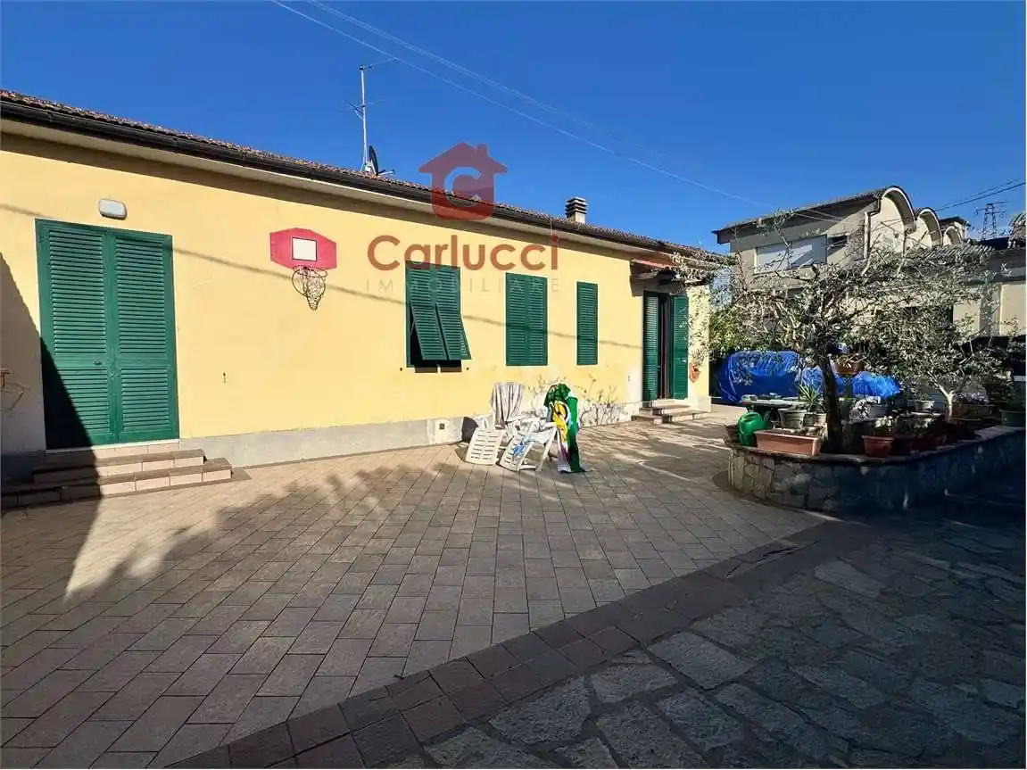 Villa in vendita a Uzzano