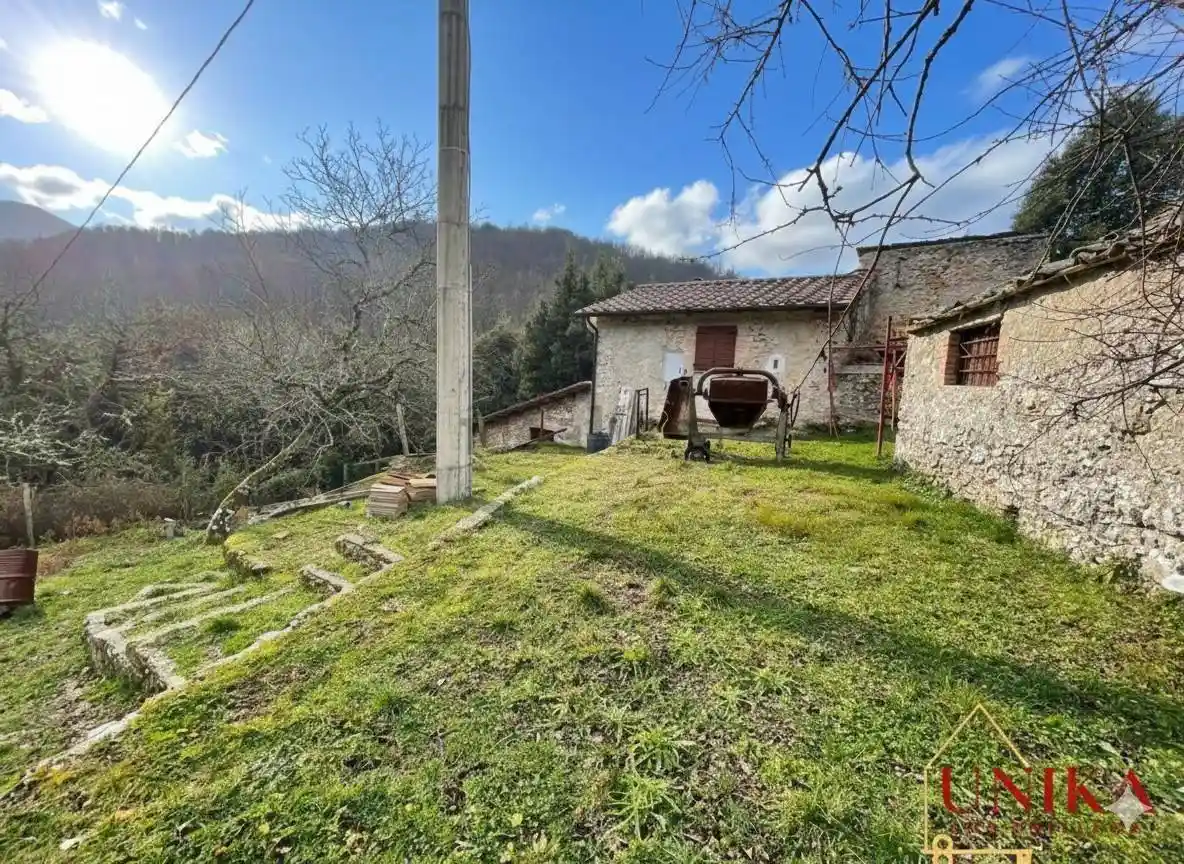 Casa indipendente in vendita a Stroncone