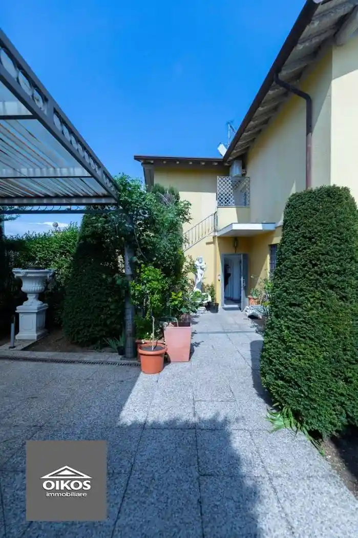 Villa in vendita a Desenzano del Garda