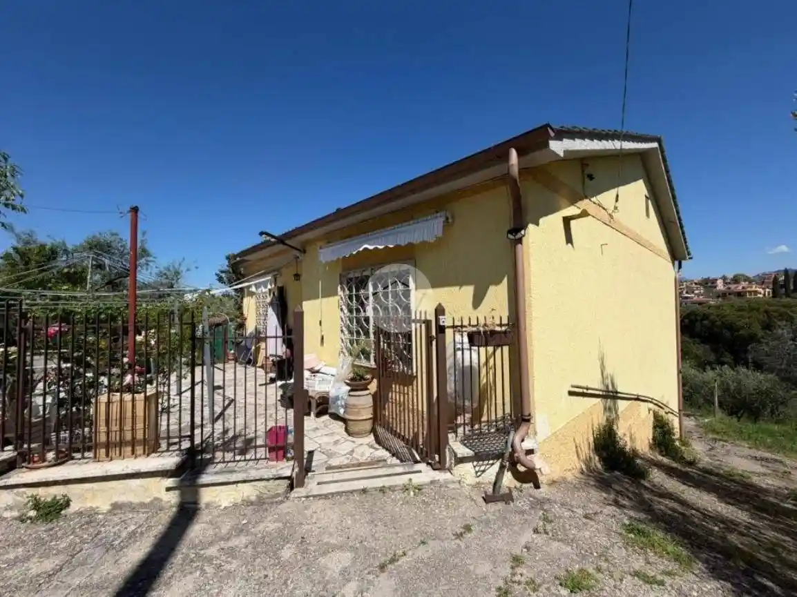 Casa indipendente in vendita a Fara in Sabina
