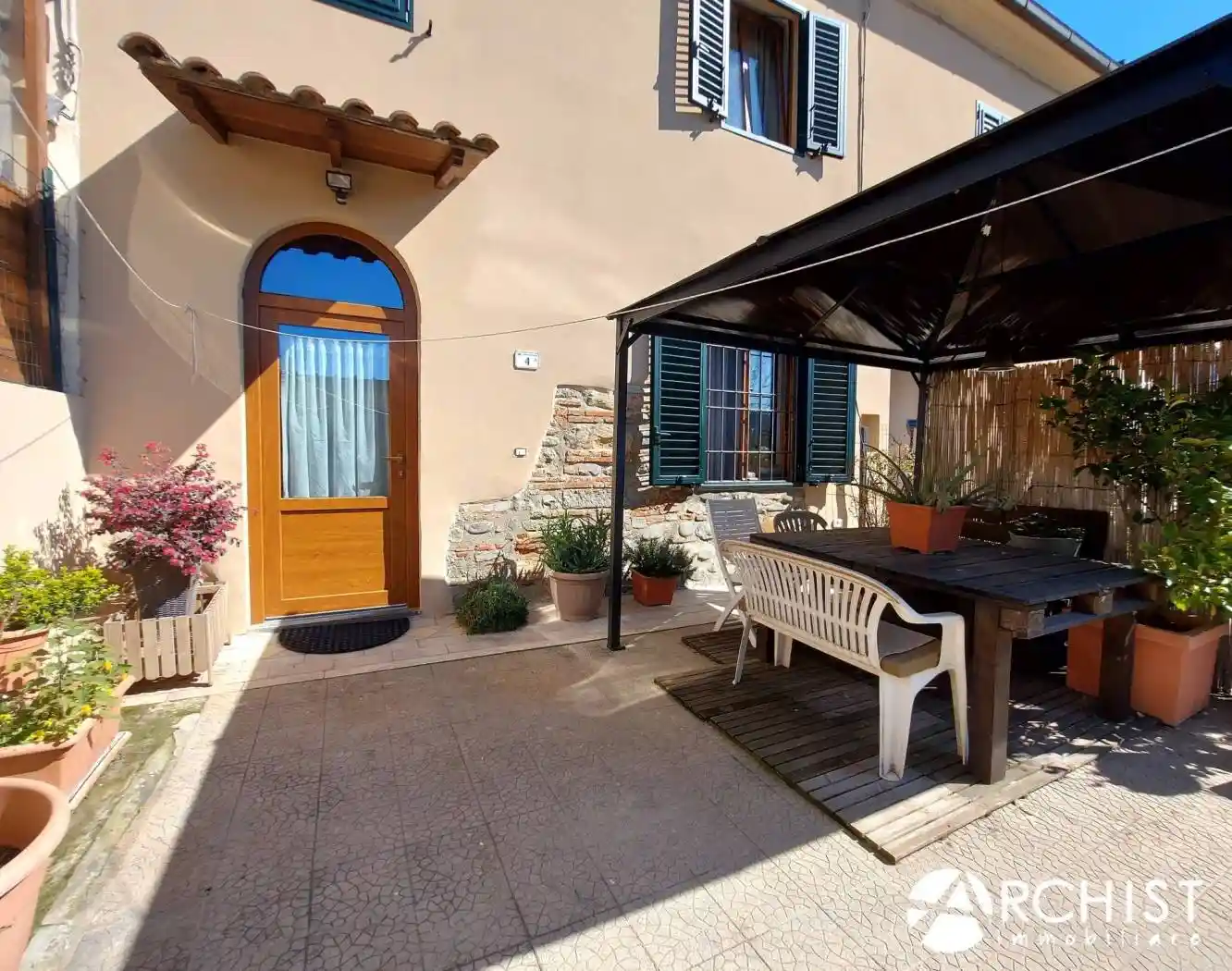 Casa indipendente in vendita a Pistoia